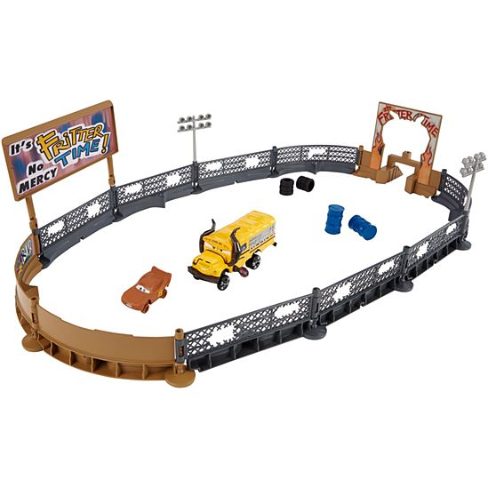 Disney Pixar Cars 3 Crazy 8 Crashers Smash e Crash Derby Playset
